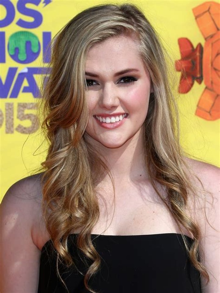 Karis Cameron - Net Worth, Age, Height, Birthday, Bio, Wiki!