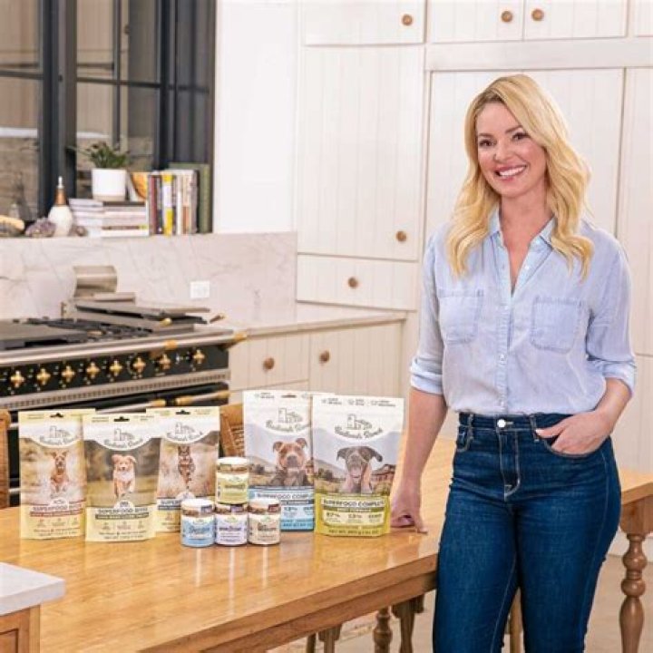 Katherine Heigl Biography: Age, Net Worth, Instagram, Spouse, Height, Wiki, Parents, Siblings, Children, Awards, Movies