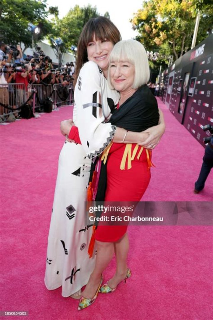 Kathryn Hahn Parents: Meet Karen Bunker Hahn And William Hahn