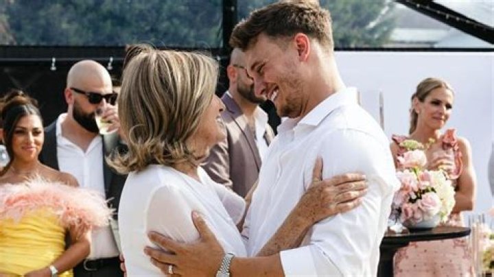 Kayla Itsines Announced Her Engagement With Her Boyfriend Jae Woodroffe