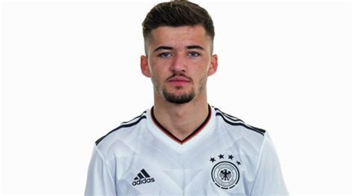 Keanu Staude Net Worth, Age, Height, Bio, Birthday, Wiki!