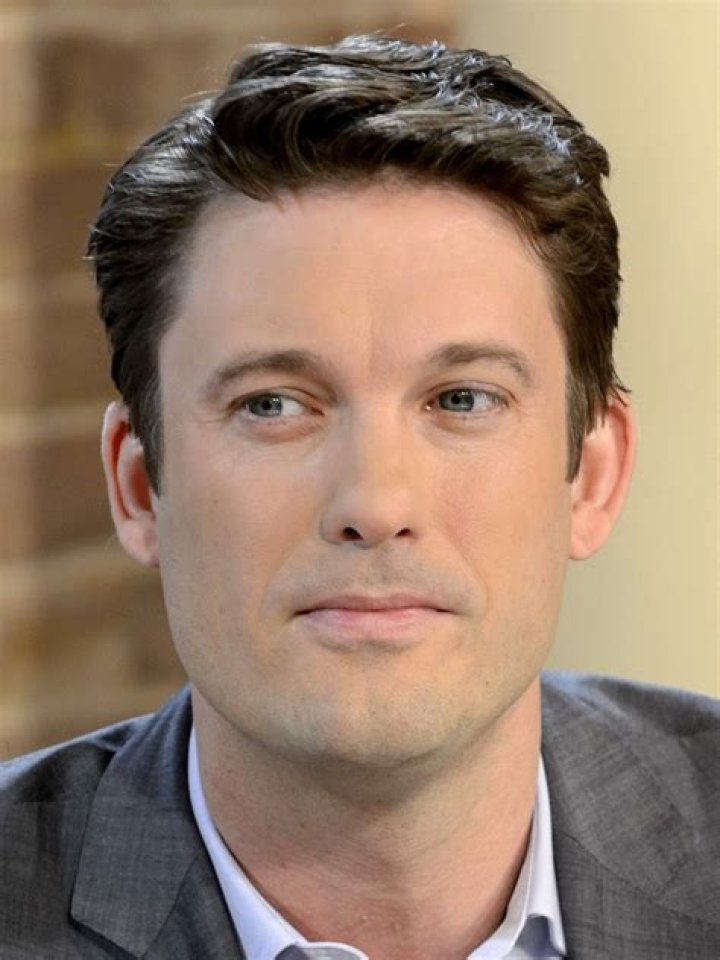 Keir Simmons Net Worth, Age, Height, Bio, Birthday, Wiki!