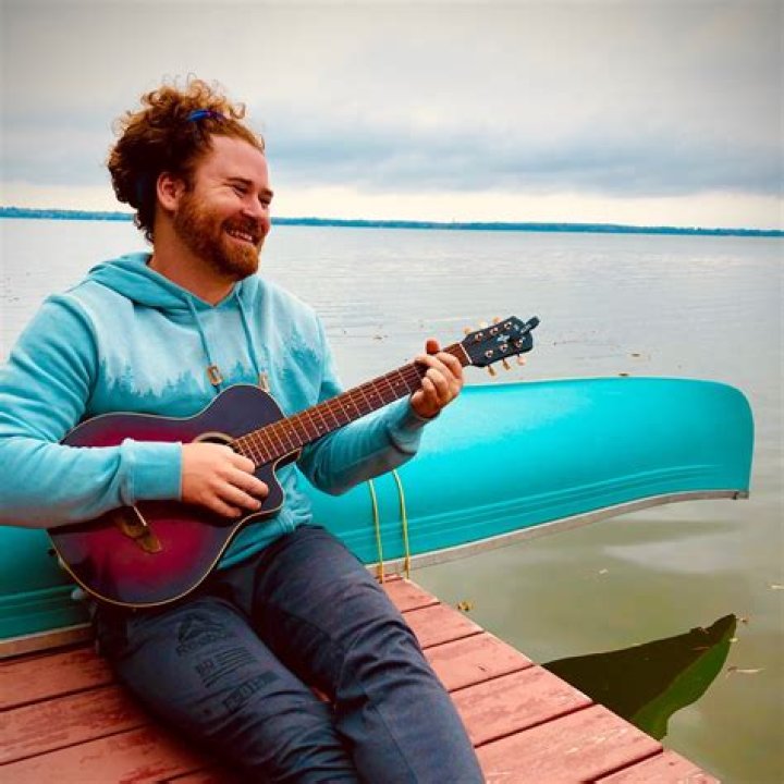 Kelsey Flower- Net Worth, Bio, Age, Dating, Height, Career