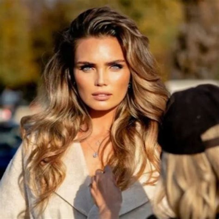Kim Feenstra Biography: Spouse, Net Worth, Age, Children, Family, Height, Instagram