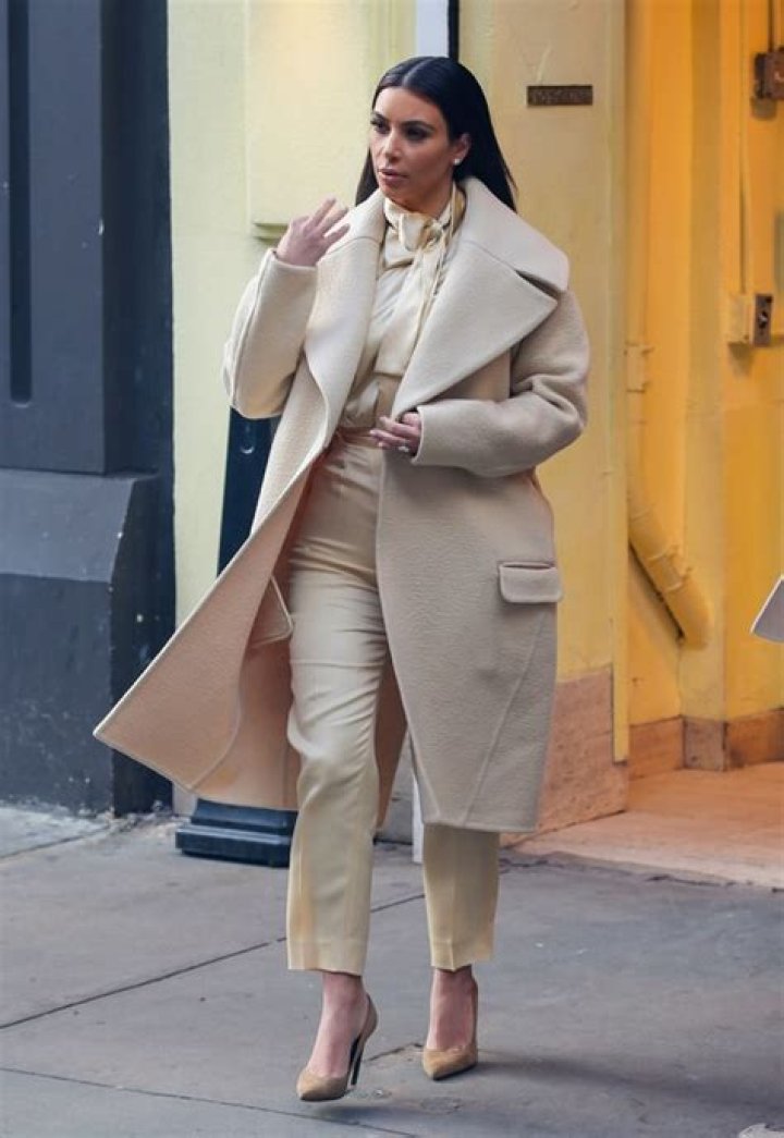 Kim Kardashian Looks Pregnant with Baby Bump in Riccardo Tisci’s Awful Outfit – Modern Day Marilyn Monroe (PHOTOS)