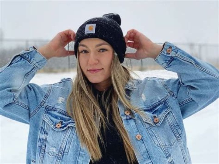 Fame | Kinzie Hansen net worth and salary income estimation Jan, 2024