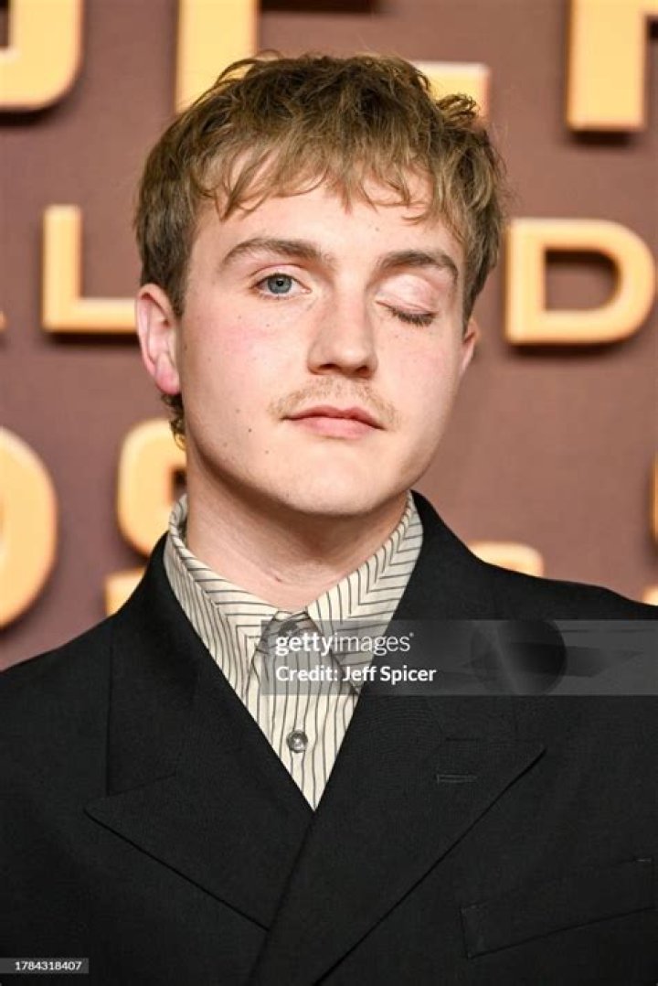 Kjell Brutscheidt: Eye surgery condition, Before and after eye Surgery