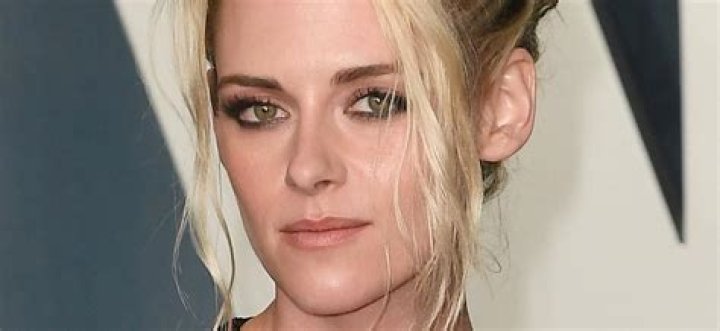 Kristen Stewart Topless On Camera: Says She Loves It!