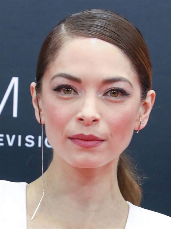 Kristin Kreuk Net Worth 2024, Age, Height, Bio, Birthday, Wiki!