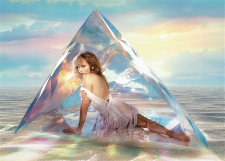 Kylie Minogue Announces Summer 2019 UK Shows