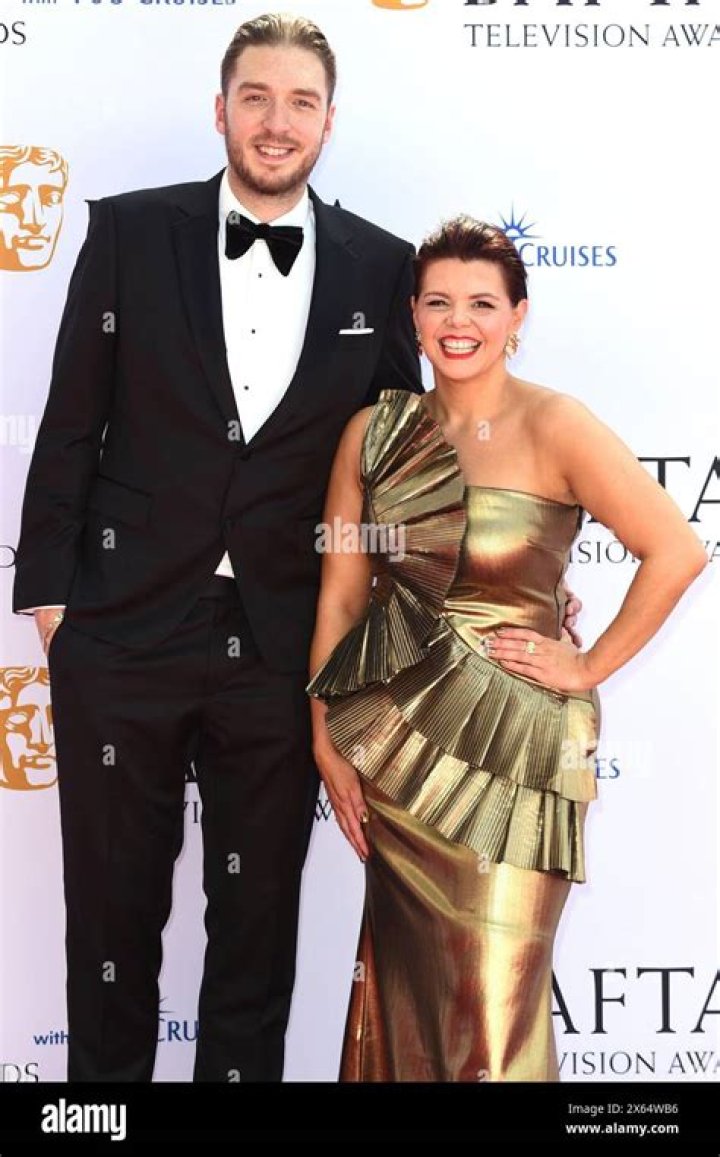 LadBaby Wife: Meet Roxanne Hoyle