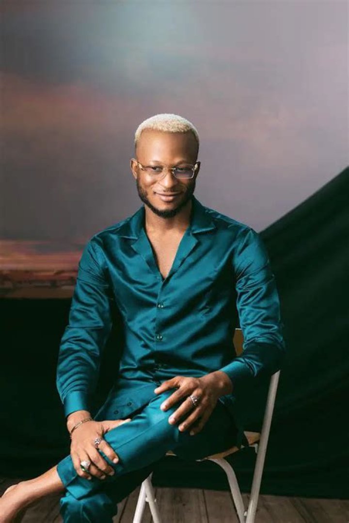 Ladele Biography: Age, Net Worth, Wikipedia, Photos, Songs, Girlfriend, Instagram