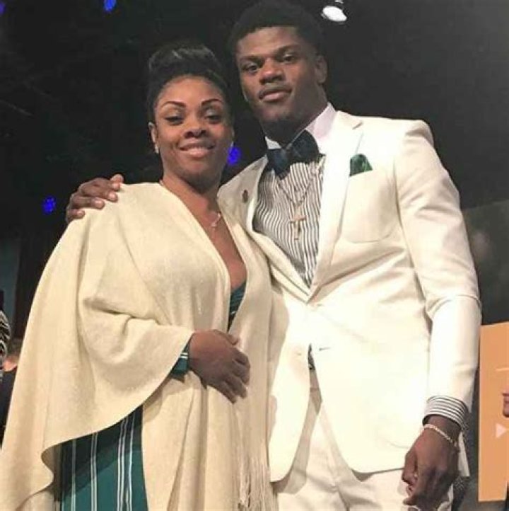 Know About Lamar Jackson; NFL, Age, Dating, Stats, Salary, Height