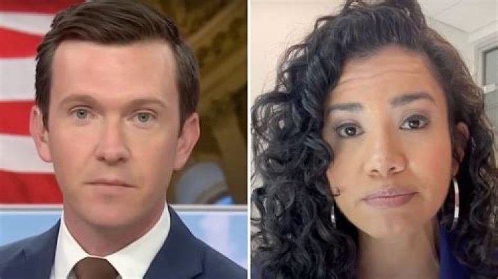 Is Laura Barron Lopez Married? Her Wiki, Parents, Salary and Facts