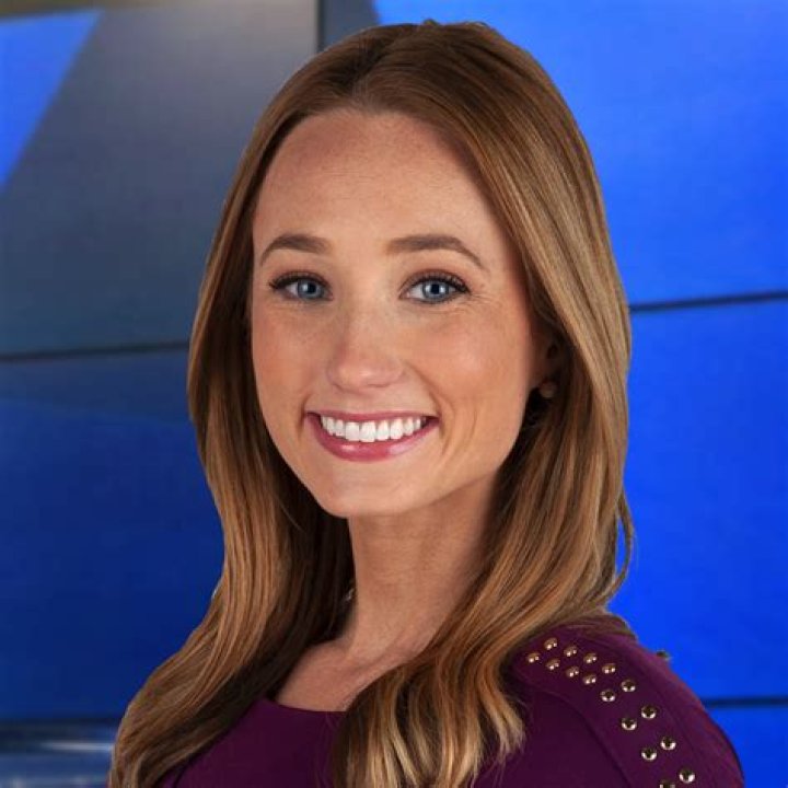 Fame | Lauren Moss net worth and salary income estimation Apr, 2024