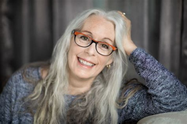 Fame | Laurie Halse Anderson net worth and salary income estimation Jan, 2024
