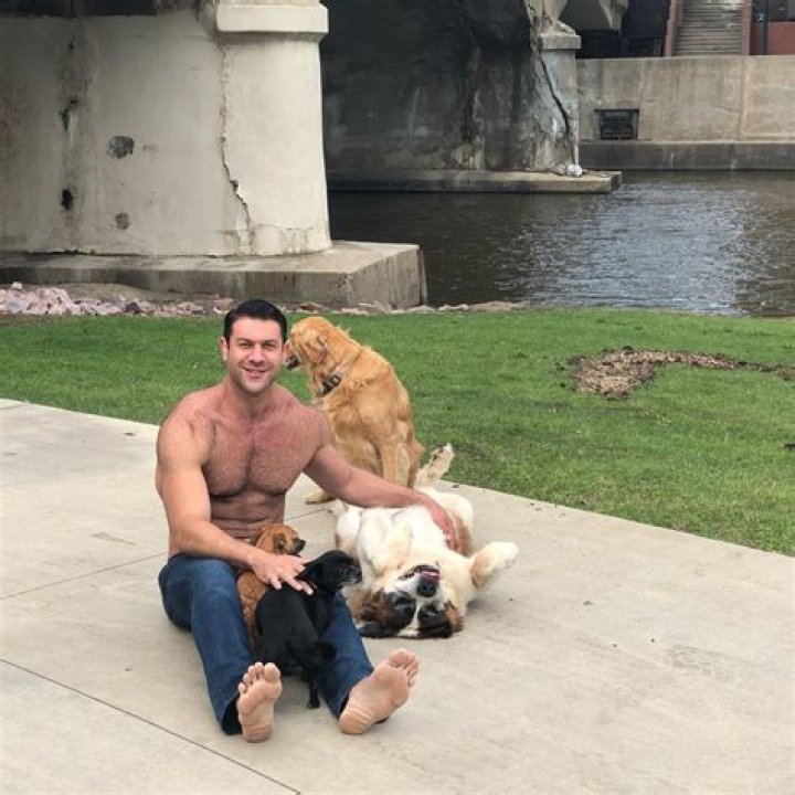 Lee Asher Net Worth, Age, Height, Bio, Birthday, Wiki!