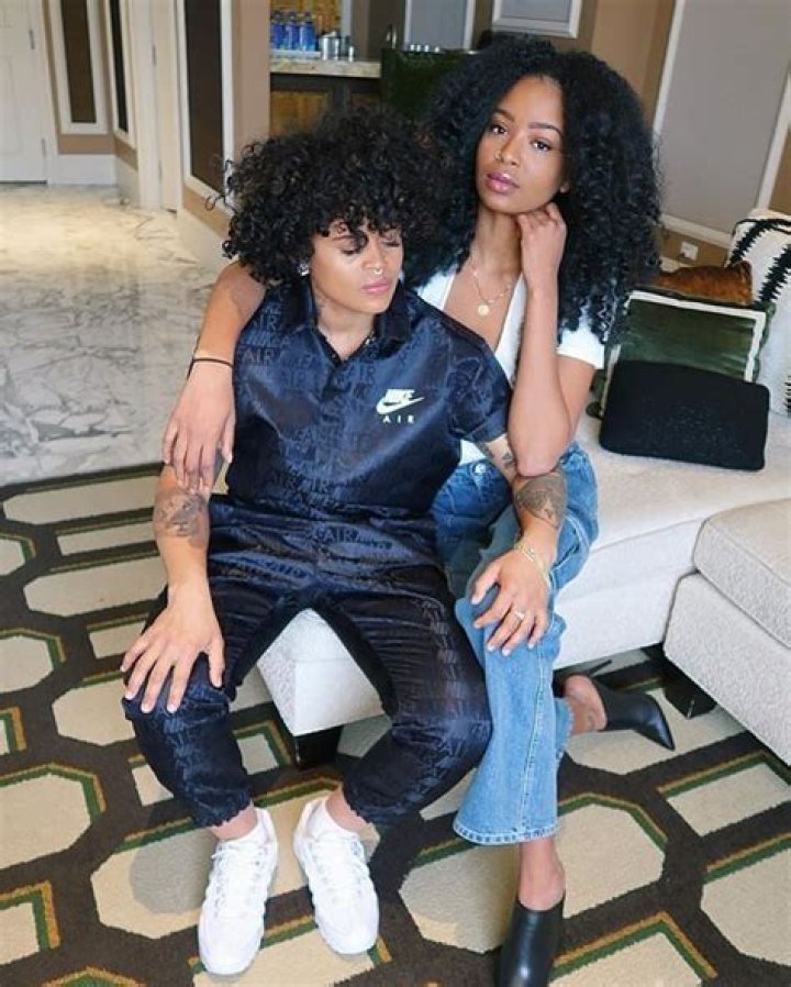 Lou ElleMachele Net Worth, Age, Height, Bio, Birthday, Wiki!