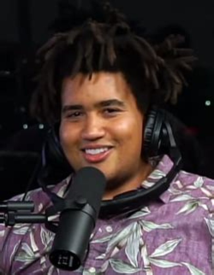 Fame | Lou Wilson (actor) net worth and salary income estimation Jan, 2024