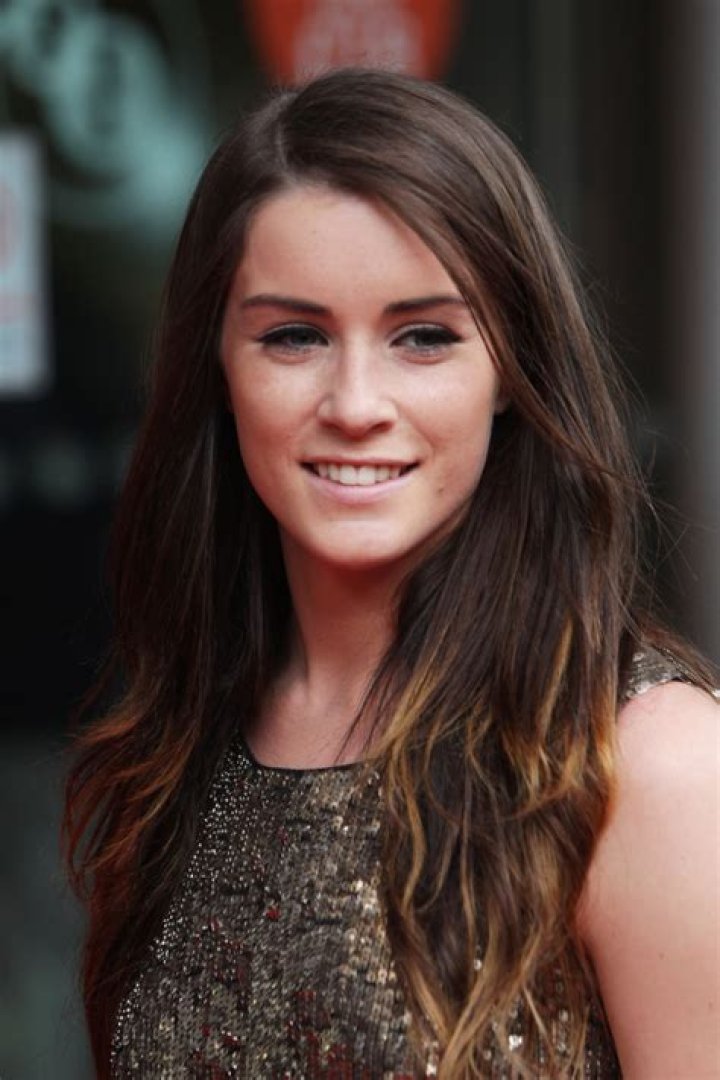 Lucie Jones Net Worth, Age, Height, Bio, Birthday, Wiki!