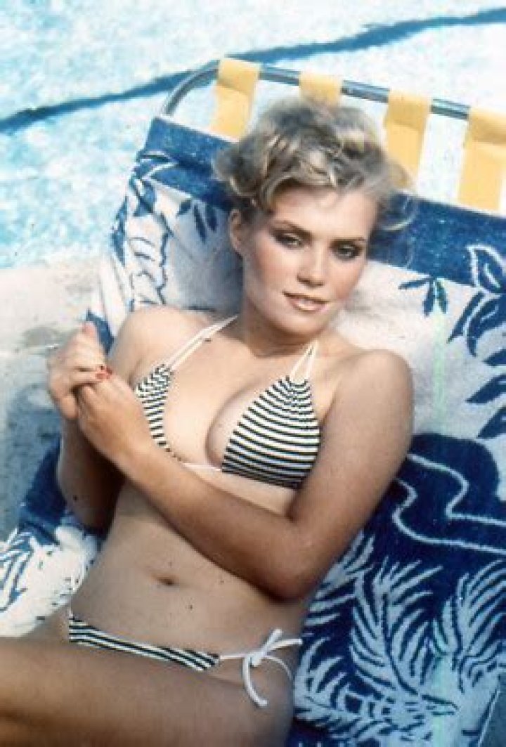 Lucinda Dooling - Net Worth, Age, Height, Birthday, Bio, Wiki!