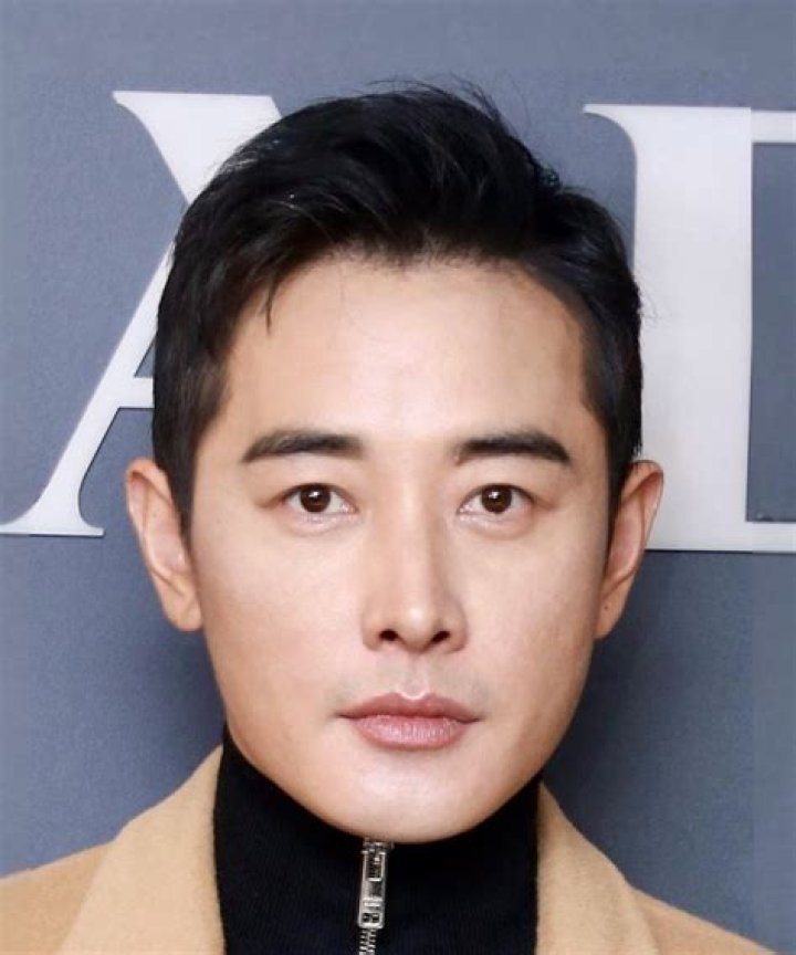 Luo Jin- Wiki, Age, Height, Net Worth, Wife, Ethnicity