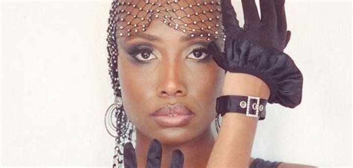 Lyric Christian Teams up with Robert PM for "Hands Off (My Crown)"