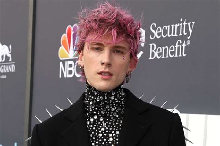 Machine Gun Kelly Height, Weight, Age, Net Worth, Facts