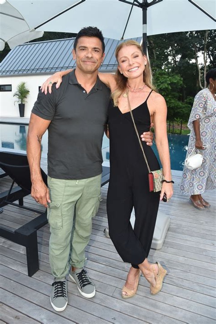 Fame | Mark Consuelos net worth and salary income estimation Apr, 2024