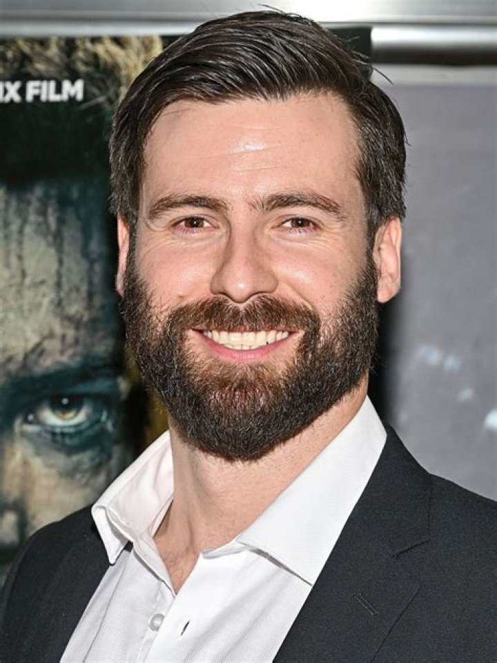 Fame | Mark Rowley (actor) net worth and salary income estimation Jan, 2024