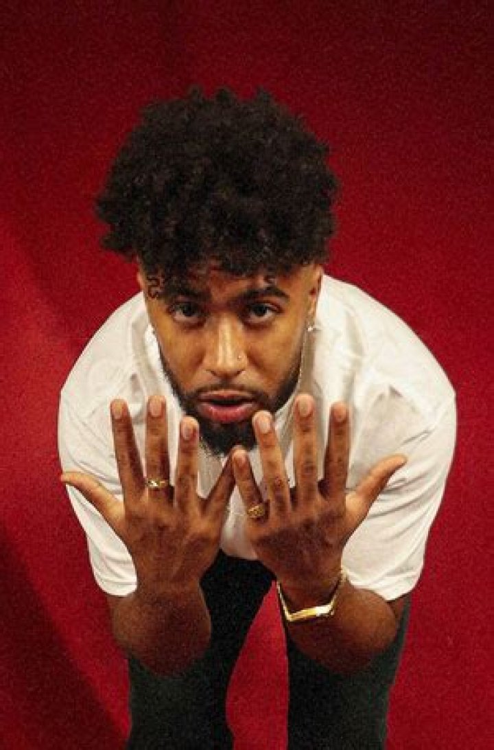 Marvin Dark Net Worth, Age, Height, Bio, Birthday, Wiki!