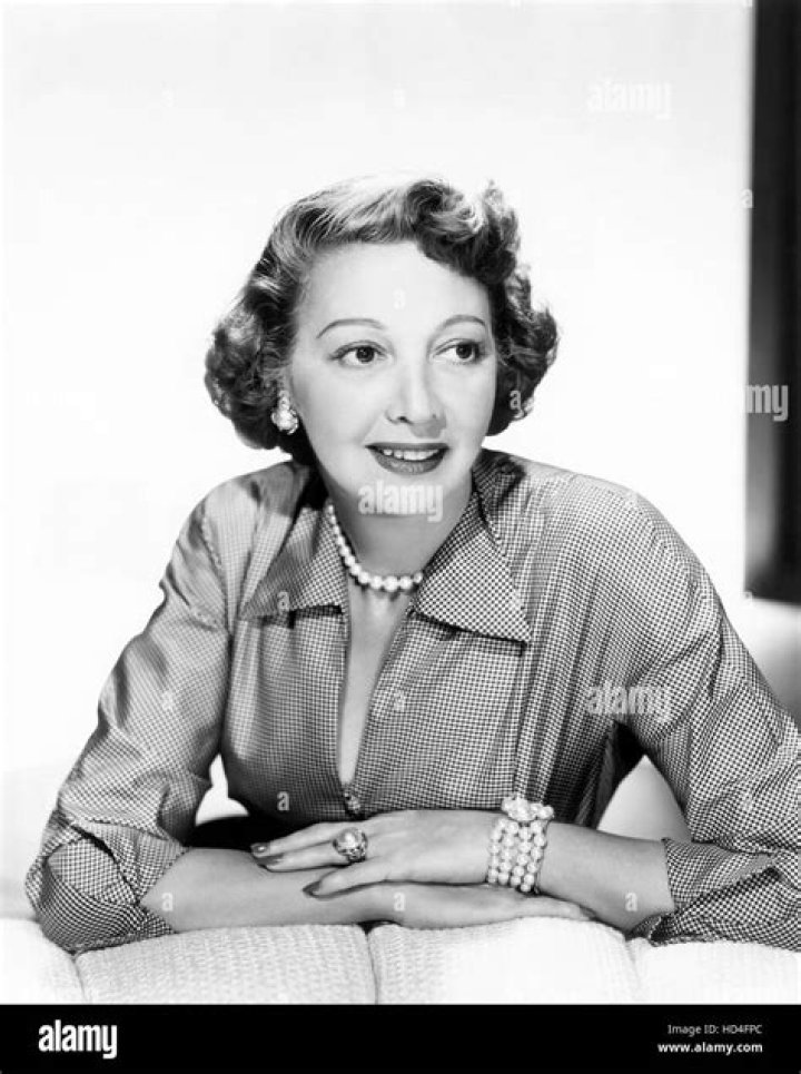 Mary Livingstone - Net Worth, Age, Height, Birthday, Bio, Wiki!