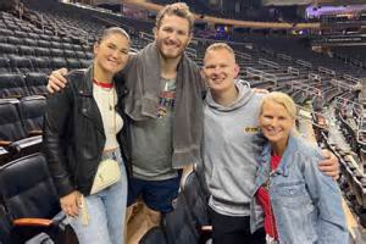 Matthew Tkachuk Bio, Parents, Wife, Children, Siblings, Net Worth