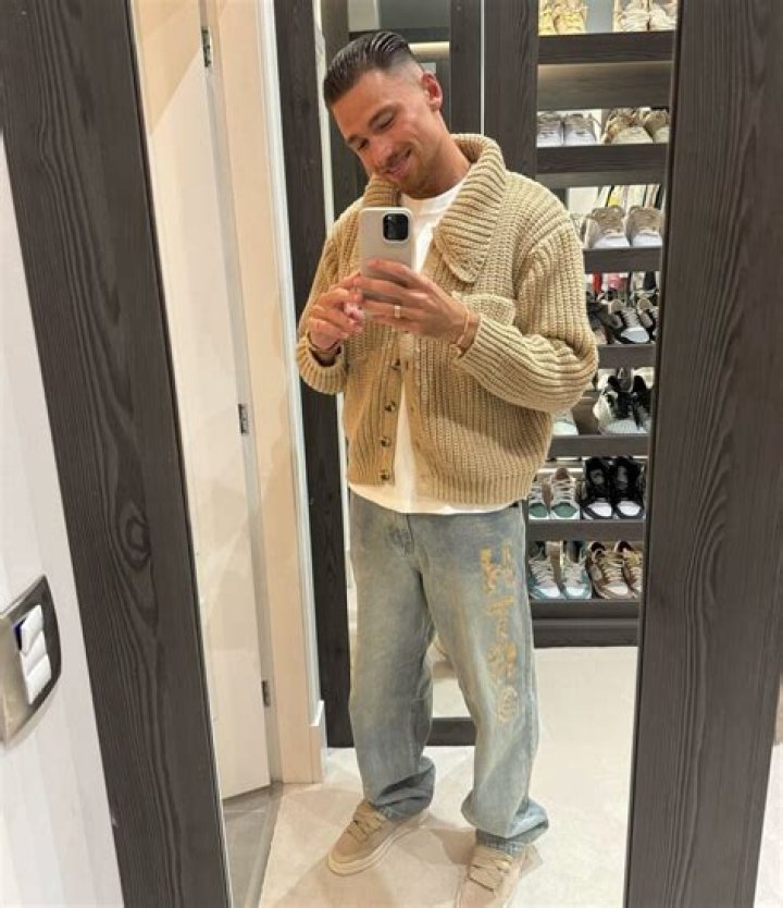 Matty Cash Biography: Age, Net Worth, Parents, Instagram, Height, Wiki, Sibling, Spouse, Team, Awards