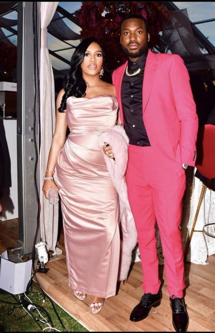 Meek Mill’s Girlfriend Milano reveals she is Pregnant