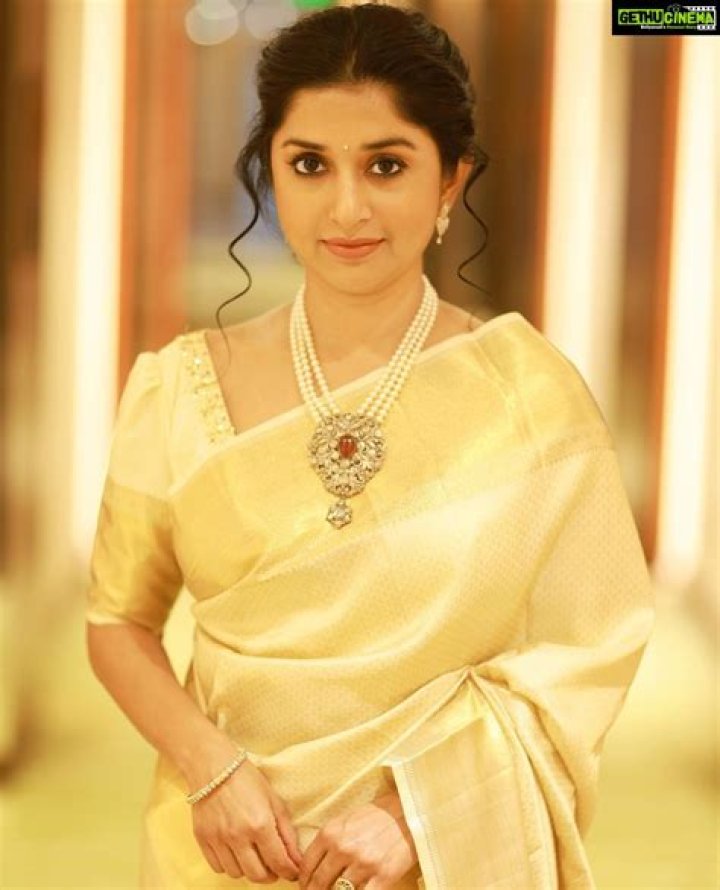 Fame | Meera Jasmine net worth and salary income estimation Apr, 2024