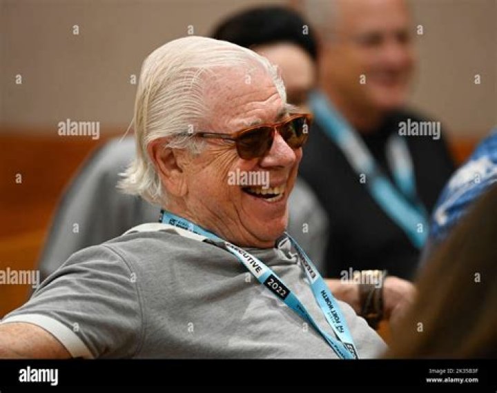 Meet Christine Kuehbeck, wife of famous American investigative journalist Carl Bernstein