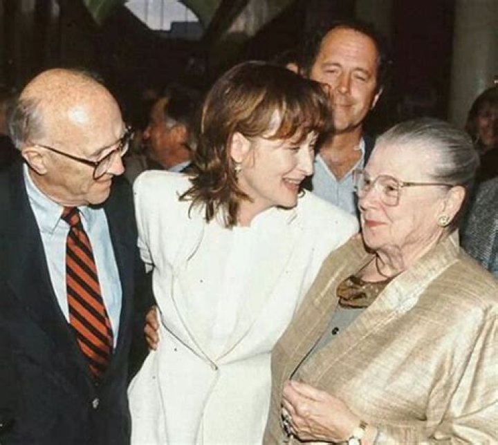 Meryl Streep Parents: Meet Mary Wilkinson And Harry William Streep Jr.