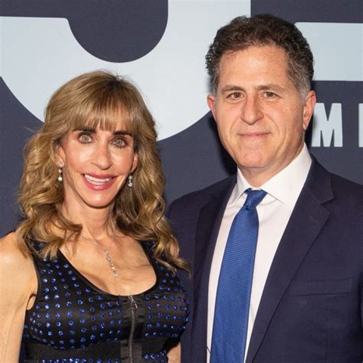 Who is Michael Muhney Dating – Michael Muhney's Wife & Exes