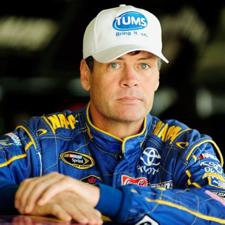 Who Is Michael Waltrip? Wiki, Age, Net Worth, Wife, Ethnicity, Career (Biographygist)