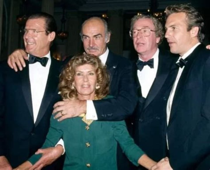 Micheline Connery Taille