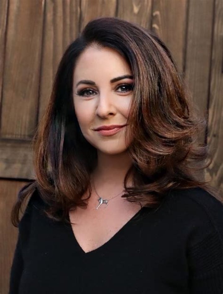 Michelle Ruff Net Worth, Age, Height, Bio, Birthday, Wiki!