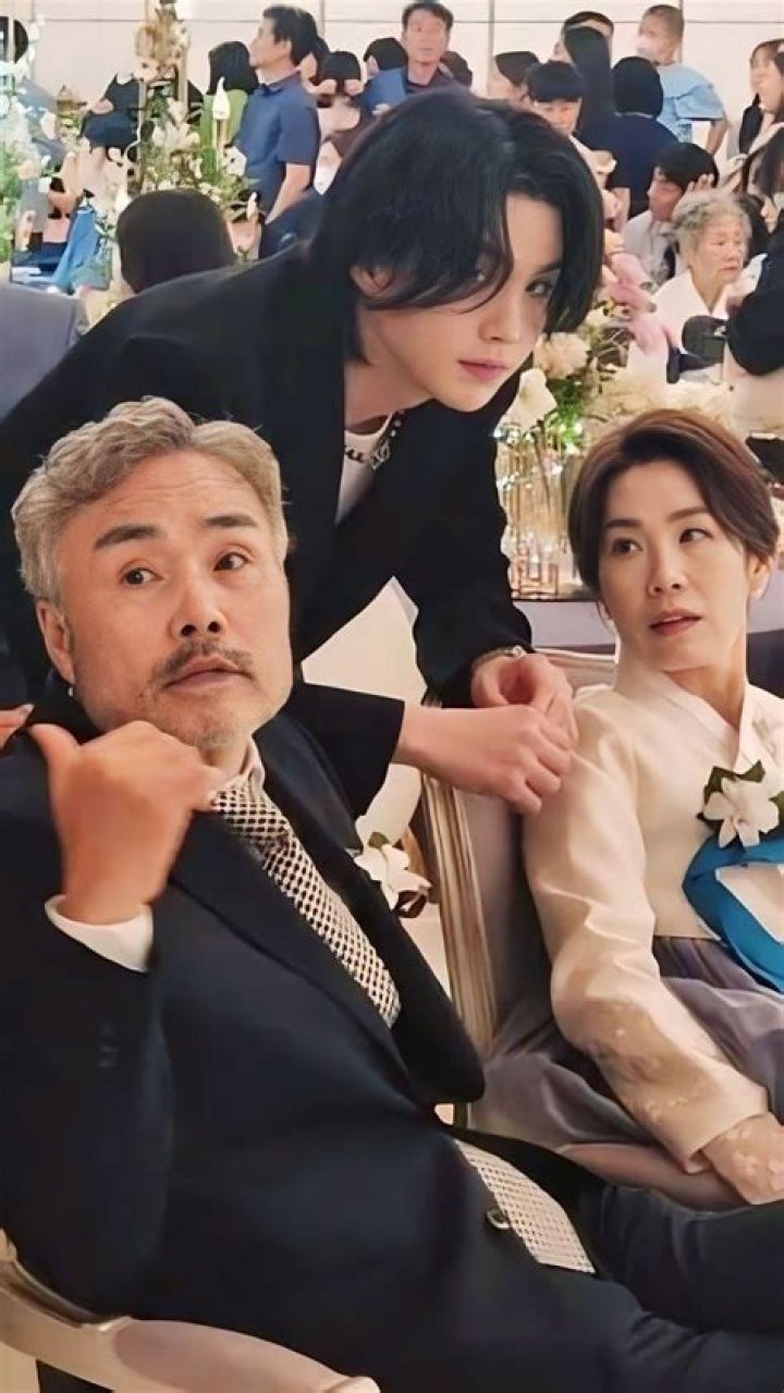 Min Yoon-gi Parents: Who are Min Yoon-gi Parents?