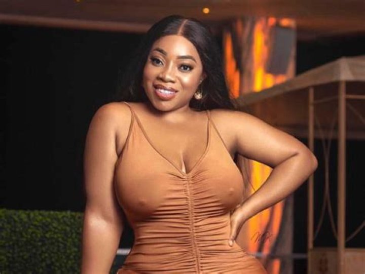 Moesha Boduong Fully Returns To Old Life As She Is Spotted Flirting With Three Handsome Men In A Viral Video