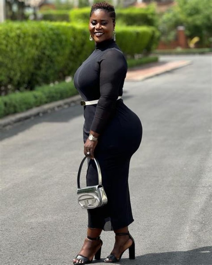 Musician, Fantana Flaunts Her Newly Acquired Curves After Allegedly Undergoing Liposuction [Photo]