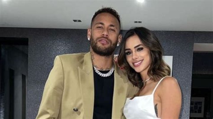 Neymar’s Girlfriend, Relationships, Wife, Son And Sister