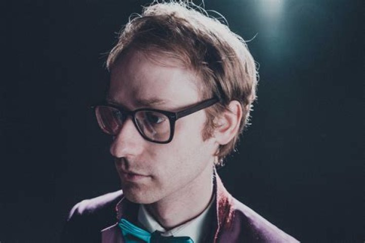 Niagara Moon Shares Whimsical New Single “Bad Vibes”