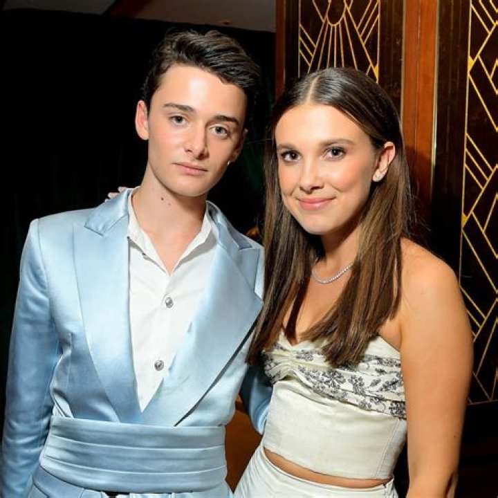 Who is Noah Schnapp Dating?