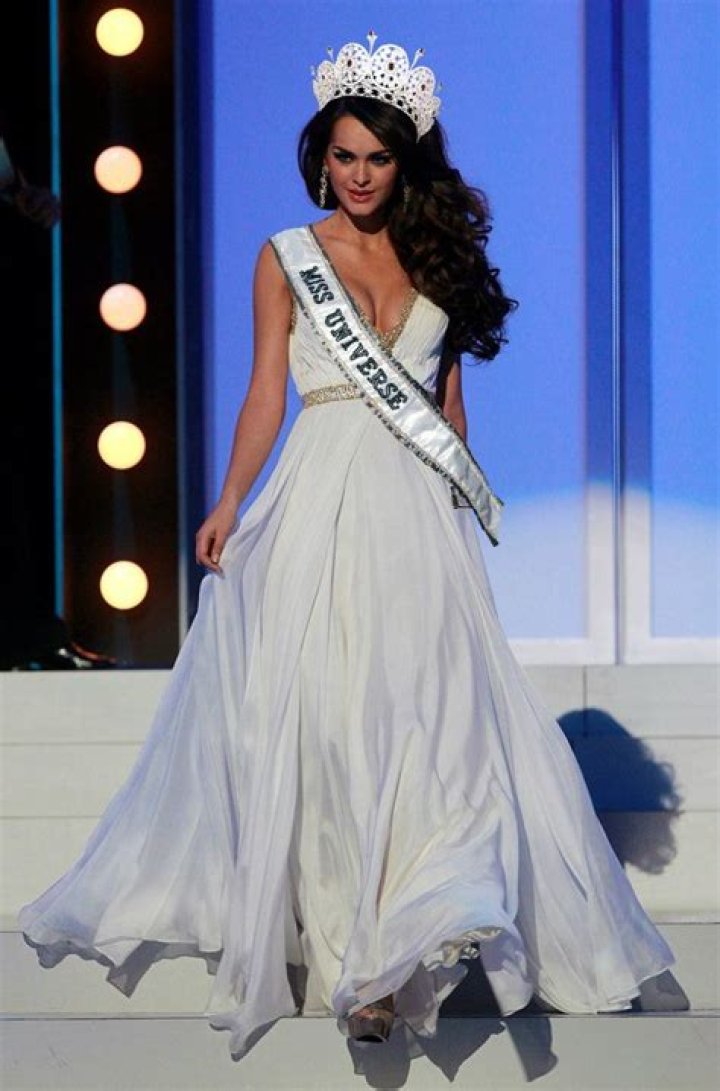 Fame | Olesya Stefanko net worth and salary income estimation Apr, 2024