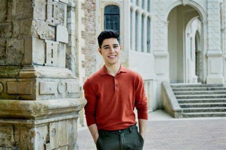 Omid Scobie Net Worth, Age, Height